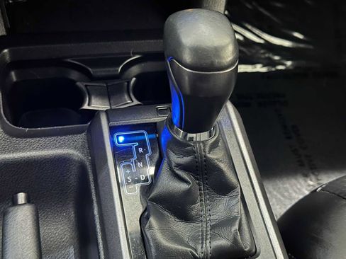 Certified 2021 Toyota Tacoma TRD Off-Road w/ TRD Premium Off Road Package AWD/4WD image 16