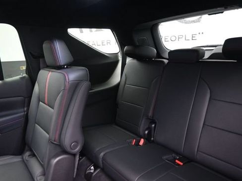 New 2026 Chevrolet Traverse RS w/ LPO, Floor Liner Package FWD image 9