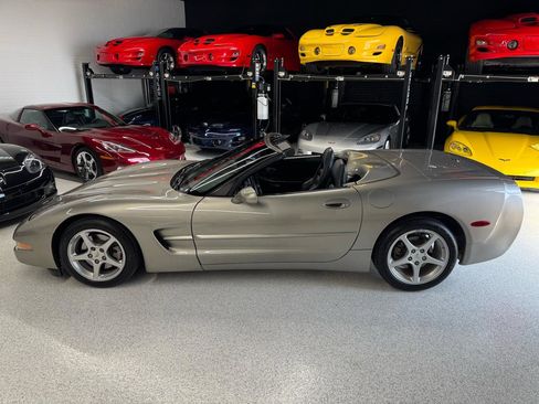 Used 2001 Chevrolet Corvette Convertible w/ Preferred Equipment Group2 RWD image 8