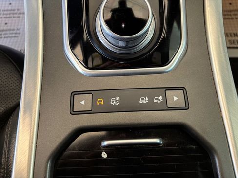 Used 2016 Land Rover Range Rover Evoque SE Premium image 15