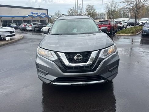 Used 2018 Nissan Rogue SV image 3