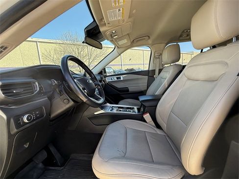 Used 2020 Ford Explorer Limited image 25