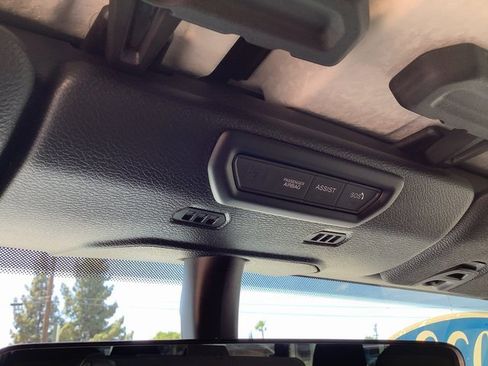 Used 2023 Jeep Gladiator Willys image 20