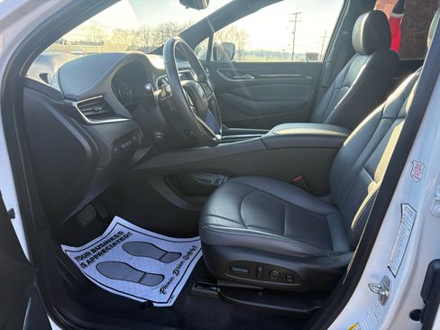 Used 2024 Buick Enclave Premium image 8