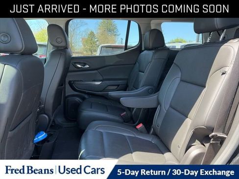Used 2023 GMC Acadia SLT w/ Technology Package AWD/4WD image 13