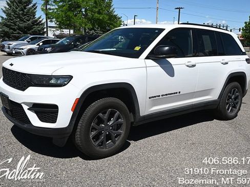Used 2024 Jeep Grand Cherokee Altitude AWD/4WD image 1