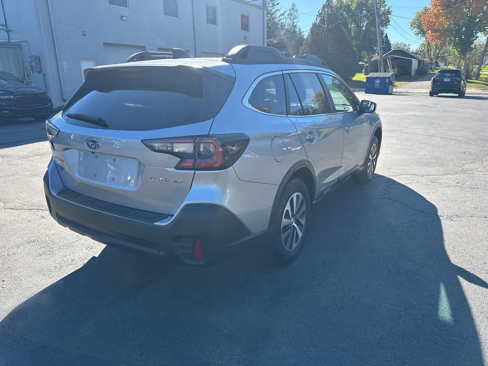 Used 2021 Subaru Outback Premium AWD/4WD image 3