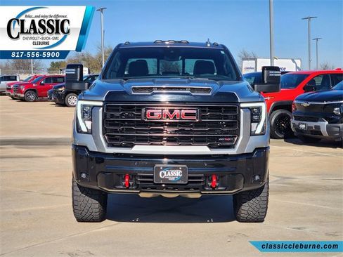 Used 2025 GMC Sierra 2500 AT4X image 4