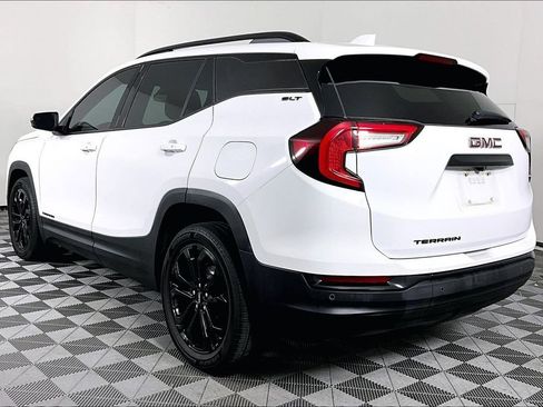 Used 2022 GMC Terrain SLT w/ Elevation Edition FWD image 2