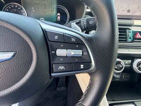 Used 2023 Genesis G70 2.0T RWD image 26