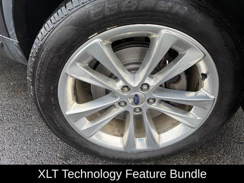 Used 2018 Ford Explorer XLT w/ Equipment Group 202A image 9