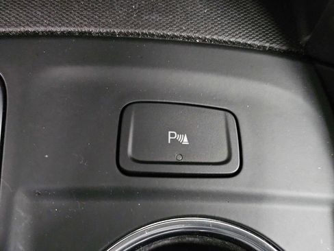 Used 2024 Chevrolet Equinox LT FWD image 22