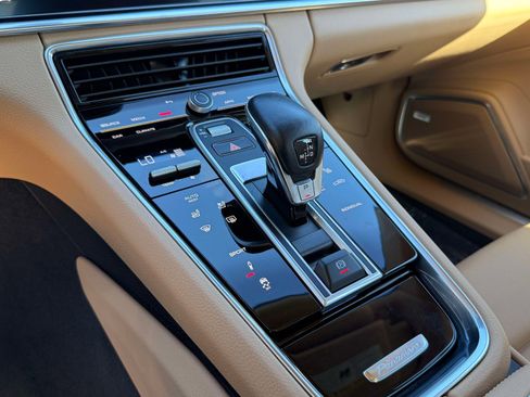 Used 2022 Porsche Panamera 4 image 47