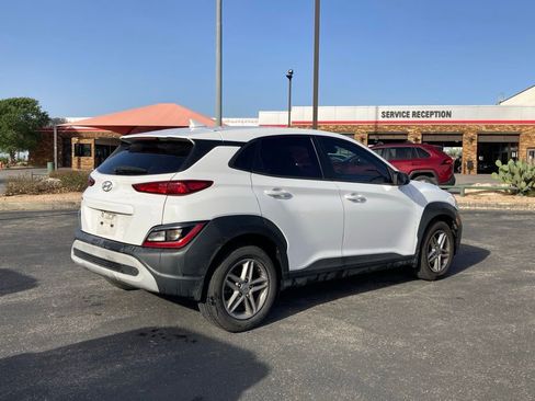 Used 2022 Hyundai Kona SE w/ Cargo Package image 5