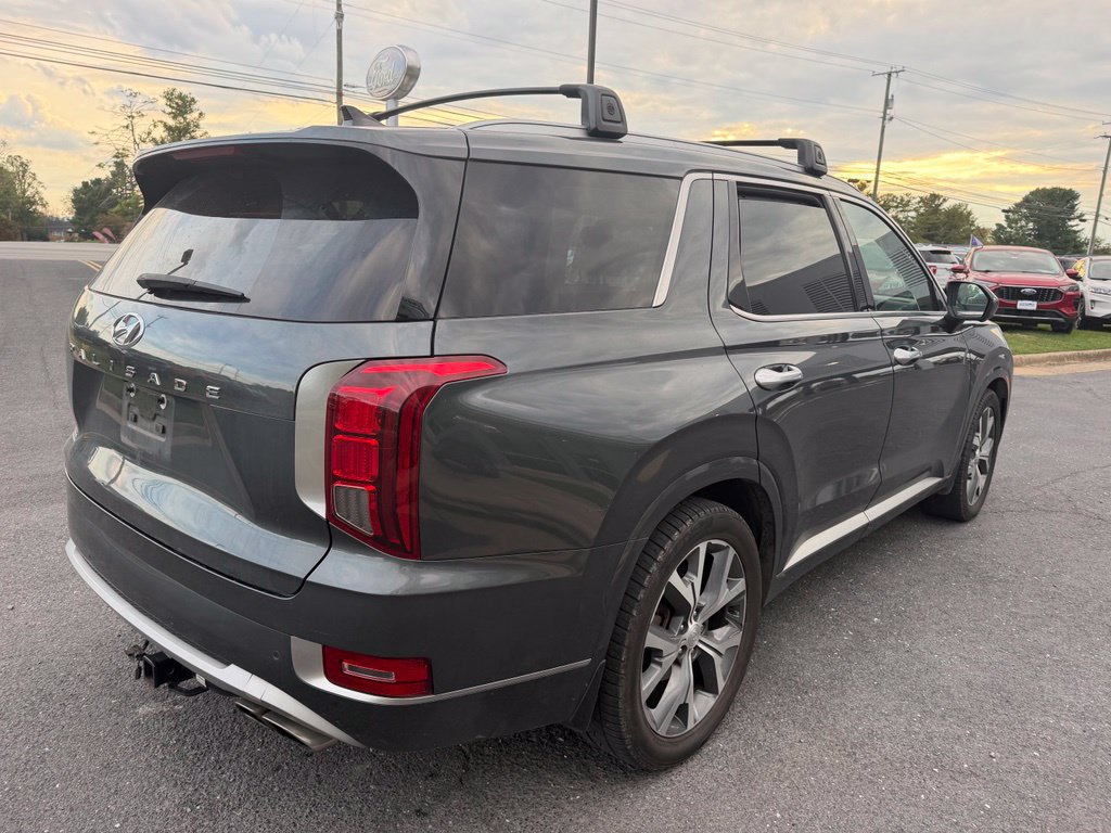 Used 2022 Hyundai Palisade Limited w/ Winter Package FWD image 5