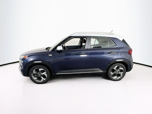 Used 2023 Hyundai Venue Limited w/ Cargo Package FWD image 8