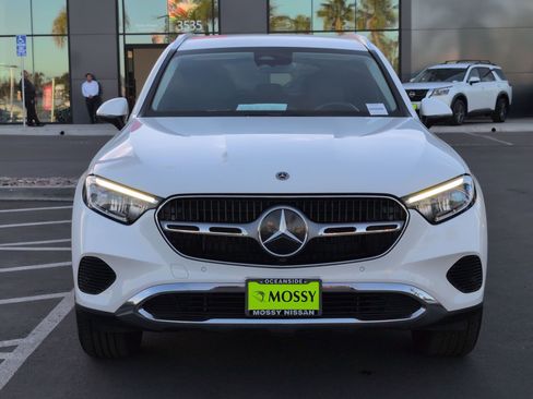 Used 2024 Mercedes-Benz GLC 300 4MATIC image 4