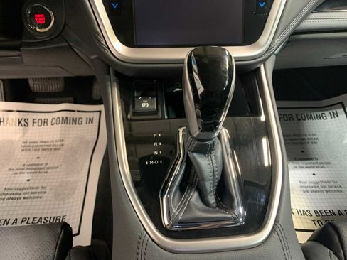 Used 2025 Subaru Outback Limited image 8