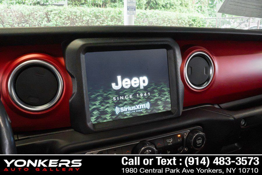 Used 2023 Jeep Wrangler Unlimited Rubicon w/ LED Lighting Group AWD/4WD image 29