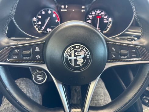 Used 2018 Alfa Romeo Stelvio Ti AWD/4WD image 17