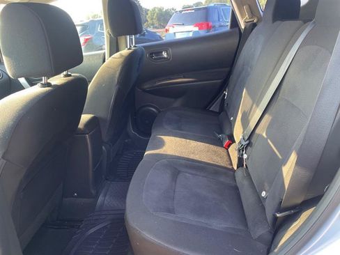 Used 2015 Nissan Rogue S w/ Convenience Package AWD/4WD image 11