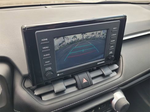 Used 2022 Toyota RAV4 LE image 14