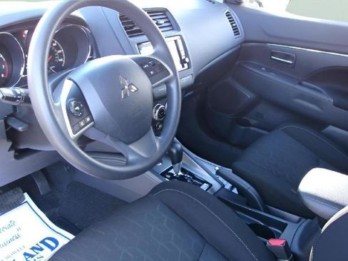 Used 2025 Mitsubishi Outlander Sport ES AWD/4WD image 12