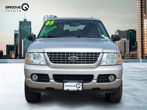 Used 2005 Ford Explorer XLT image 8