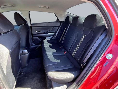 Used 2021 Hyundai Elantra SEL FWD image 25