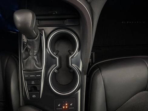 Used 2019 Toyota Camry XSE image 18