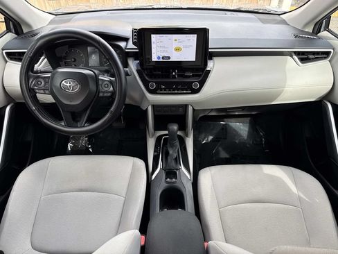 Used 2025 Toyota Corolla Cross L FWD image 19