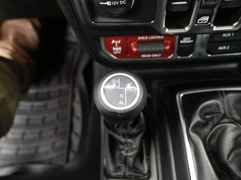 Used 2024 Jeep Gladiator Mojave AWD/4WD image 21