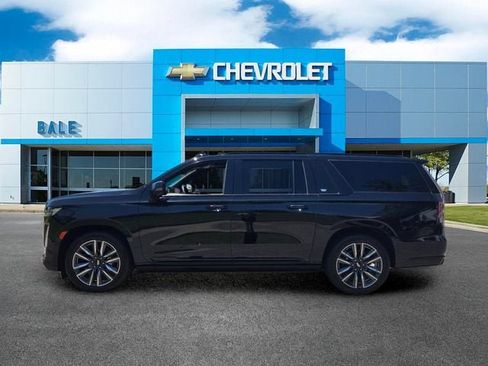 Used 2022 Cadillac Escalade ESV Sport w/ Touring Package AWD/4WD image 6
