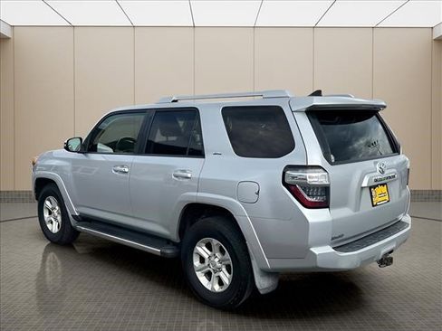 Used 2016 Toyota 4Runner SR5 Premium RWD image 4