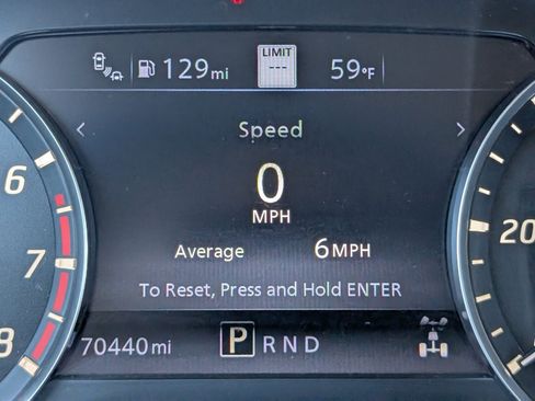 Used 2021 Nissan Titan SV w/ SV Convenience Package image 11