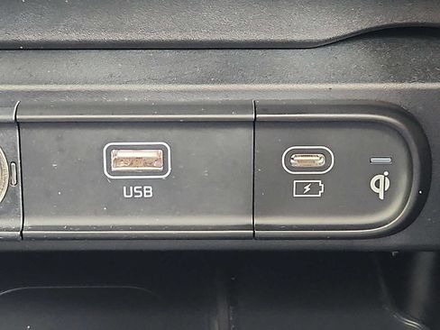 Used 2025 Kia Telluride S AWD/4WD image 24