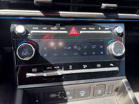 Used 2025 Hyundai Santa Fe Calligraphy FWD image 15