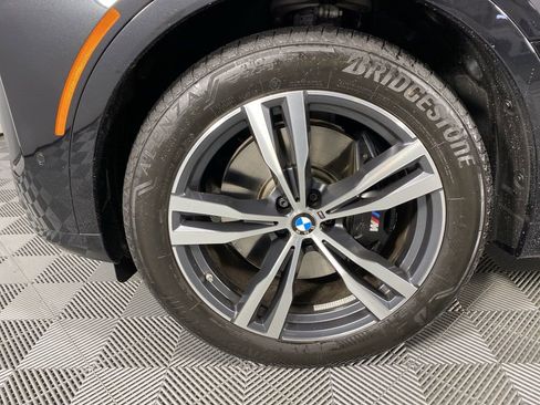 Certified 2025 BMW X7 M60i image 4