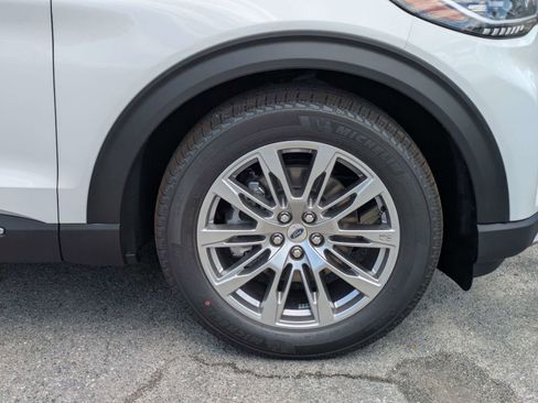 New 2026 Ford Explorer Platinum RWD image 6