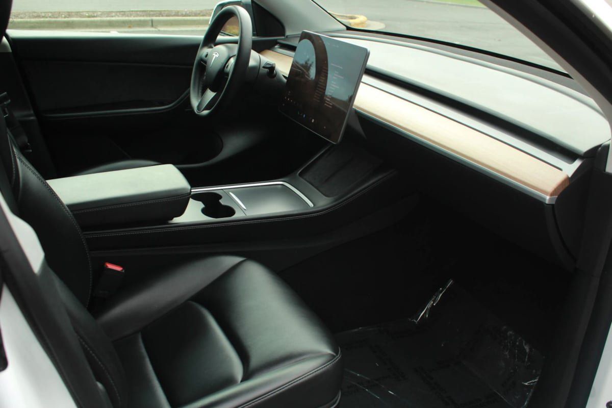 Used 2022 Tesla Model Y Long Range AWD/4WD image 20
