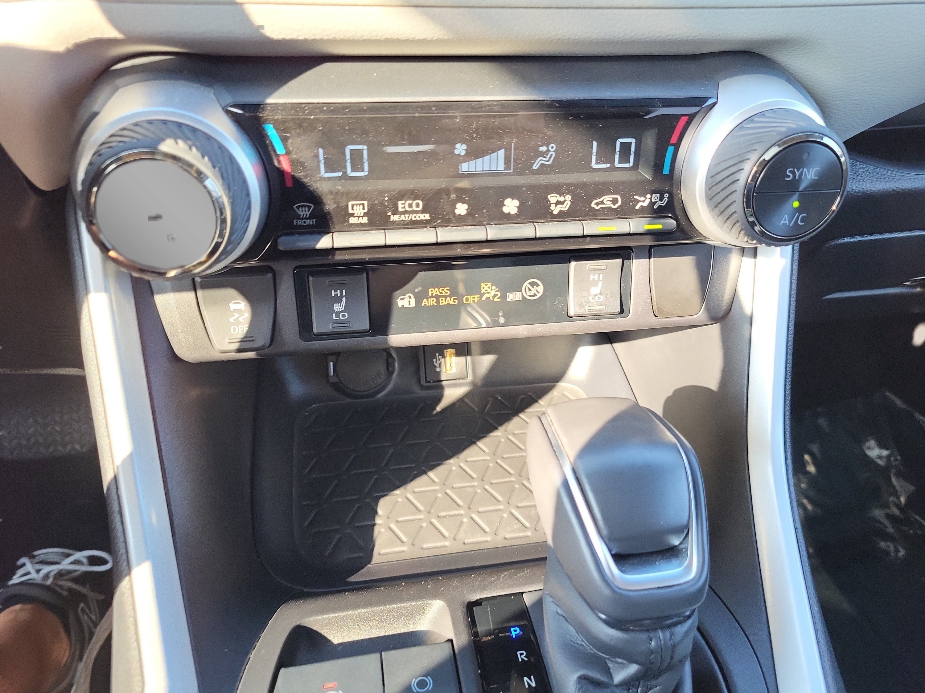 Used 2025 Toyota RAV4 XLE Premium w/ Weather Package AWD/4WD image 30
