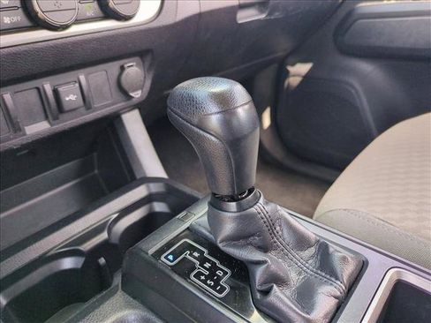 Certified 2021 Toyota Tacoma SR AWD/4WD image 12