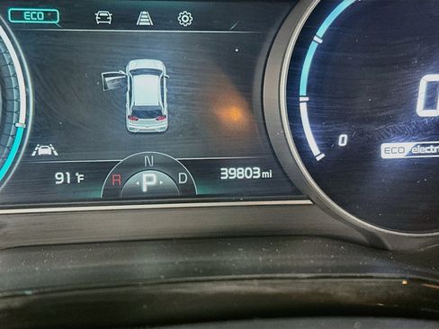 Used 2022 Kia Niro EX FWD image 19