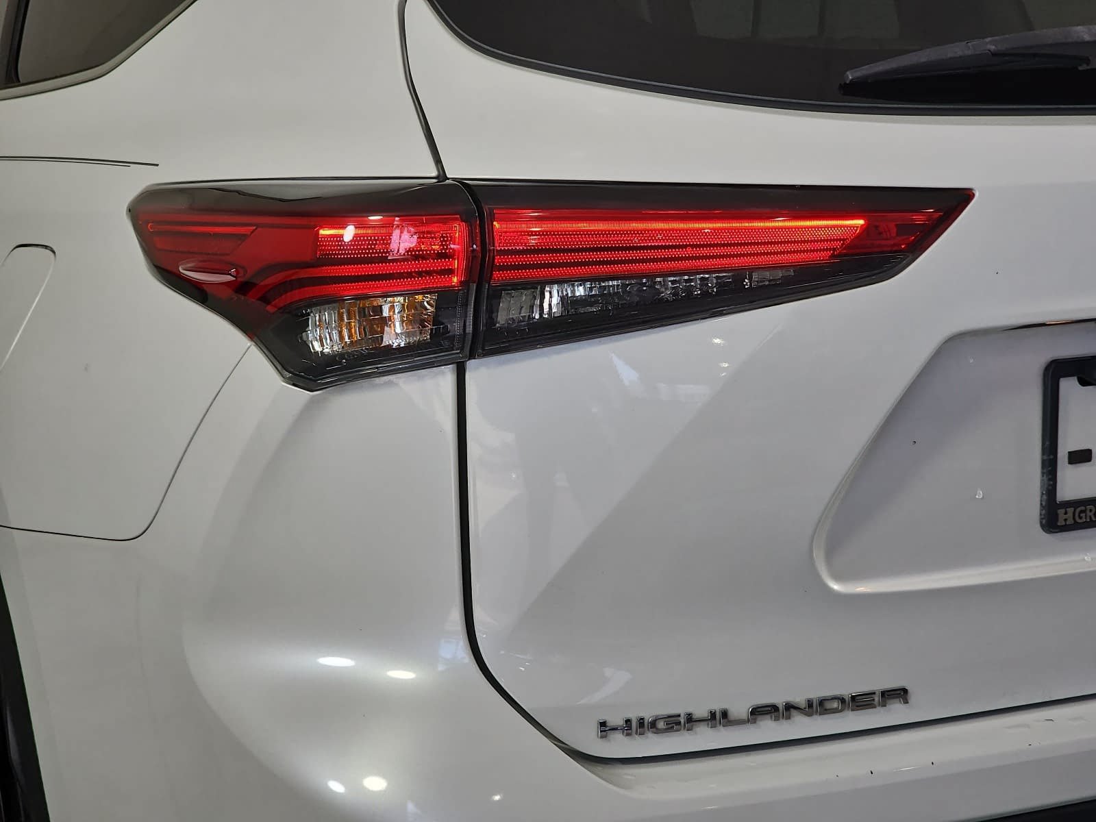 Used 2023 Toyota Highlander XLE FWD image 31