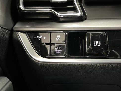 Used 2023 Kia Sportage EX image 24