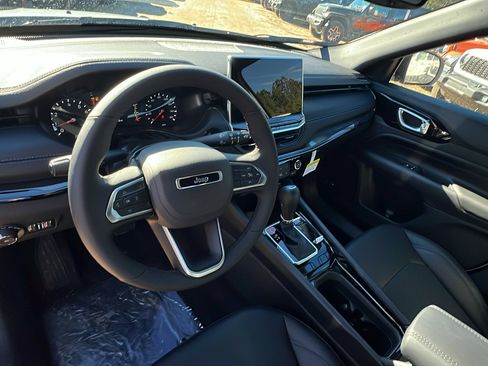 New 2026 Jeep Compass Latitude image 24