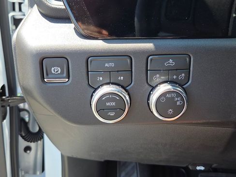 New 2026 GMC Sierra 1500 SLE w/ Preferred Package AWD/4WD image 25