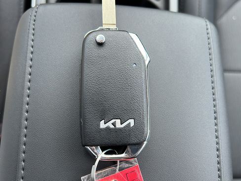 New 2026 Kia Niro LX FWD image 24