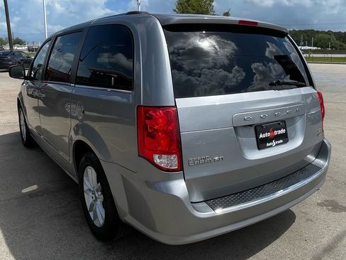 Used 2019 Dodge Grand Caravan SXT FWD image 5