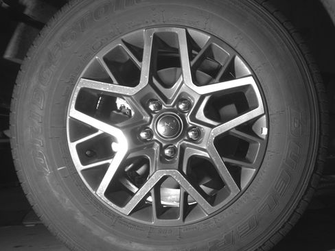 Used 2025 Jeep Wrangler Sahara image 15